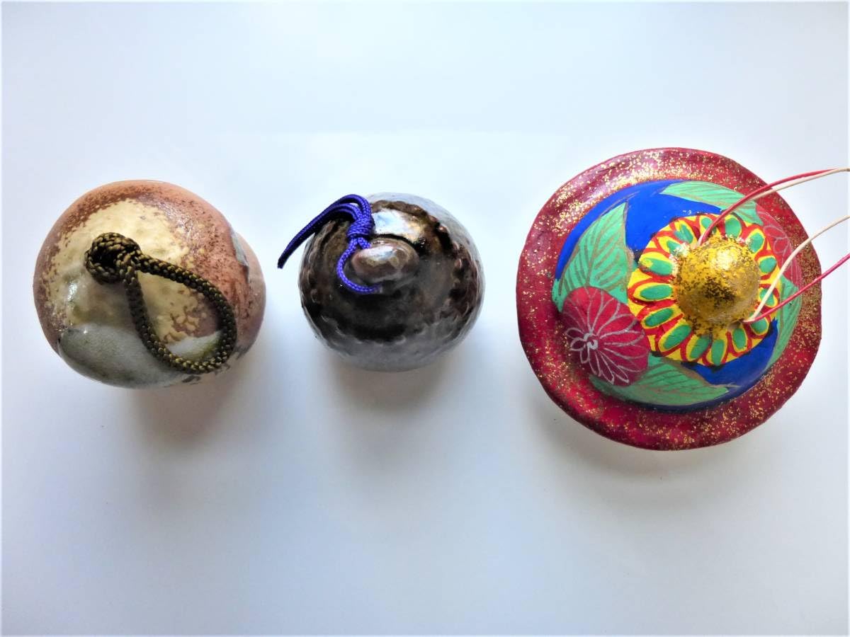 【昭和時代の全国の土鈴】107個　鋳物鈴他34個　まとめ売り 外国の方へお土産♡ 昭和レトロ 陶器製 焼物 おたふく ひょっとこ 鈴 土鈴